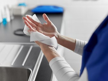 Guardanapos tecnológicos de gel absorvem três vezes mais líquidos que papel