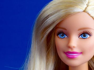 Quantos anos a Barbie tem? Veja a idade da boneca