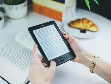 Descubra como funciona e quais são os benefícios das telas e-ink