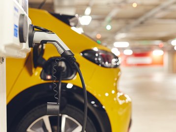 Como cuidar da bateria de um veículo elétrico? 