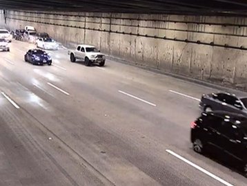 Autopilot da Tesla causa acidente envolvendo 8 carros nos EUA; veja