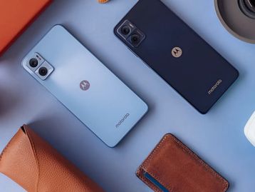 Moto E22 ganha versão com 128 GB por R$ 1,3 mil no Brasil