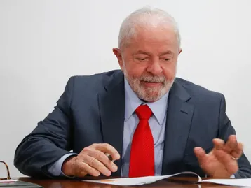 Imposto de Renda: Lula quer elevar isenção a dois salários mínimos