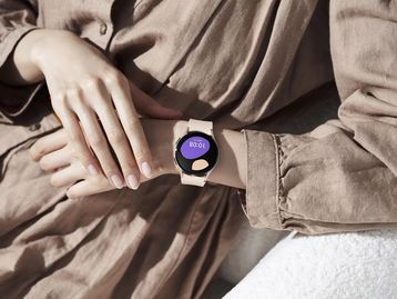 Galaxy Watch 5 e 4 ganham função de zoom para câmera do celular