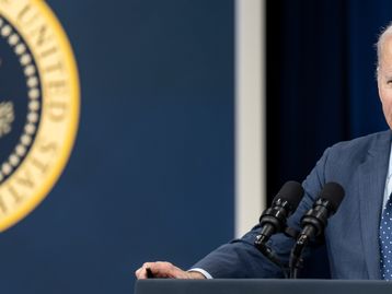 OVNIs derrubados pelos EUA seriam balões de pesquisa, diz Biden