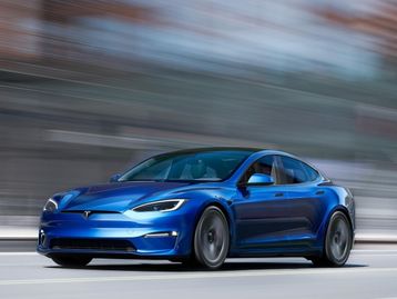 Tesla recolhe 363 mil carros por falha em direção automática