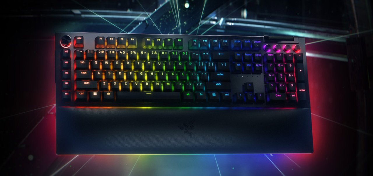 Razer anuncia o BlackWidow V4 Pro, seu novo teclado gamer