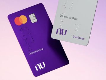 Nubank lança cartão em braille para clientes cegos ou com baixa visão