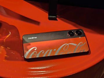 Realme 10 Pro+ chega ao Brasil com demonstração do 'Celular da Coca-Cola'