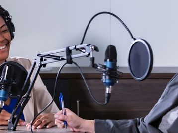 Dia Internacional da Mulher: 8 podcasts feitos por mulheres