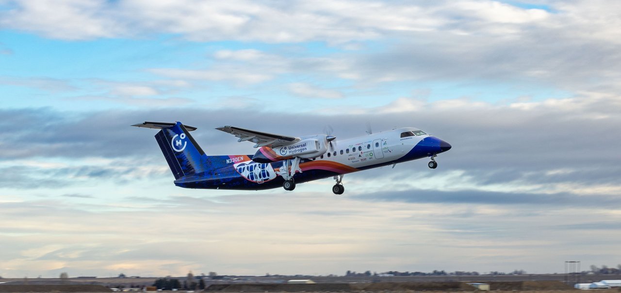 Avião movido a hidrogênio para 40 passageiros faz voo de teste com sucesso