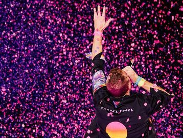 Como funcionam as pulseiras eletrônicas dos shows do Coldplay?