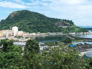 Usina nuclear de Angra é multada por omitir vazamento de água contaminada