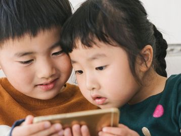 Controles parentais: como ajustar o celular para o uso das crianças