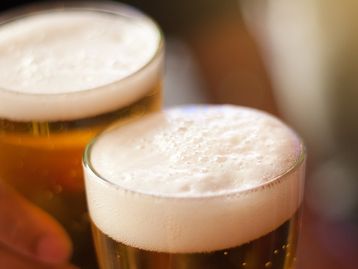 Beber álcool após exercícios atrapalha os resultados?