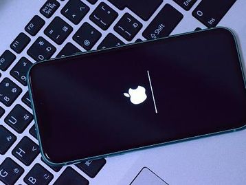 iOS 17 deve ter nova tela de bloqueio e Central de Controle, diz rumor