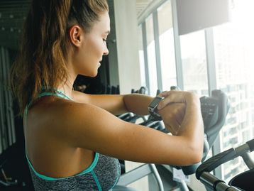 Smartwatches e Smartbands em promoção para acompanhar seu treino