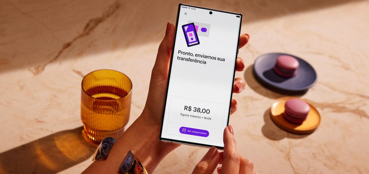 Metade dos brasileiros com smartphone tem conta no Nubank