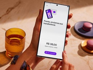 Metade dos brasileiros com smartphone tem conta no Nubank