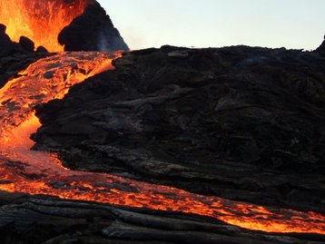 Diamantes chegam à superfície da Terra em erupções vulcânicas, diz estudo