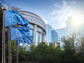 União Europeia aprova 1ª regulamentação de IA com regras mais claras
