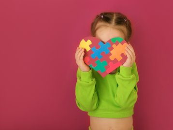 Nova pesquisa encontra conexão entre autismo e microbioma intestinal