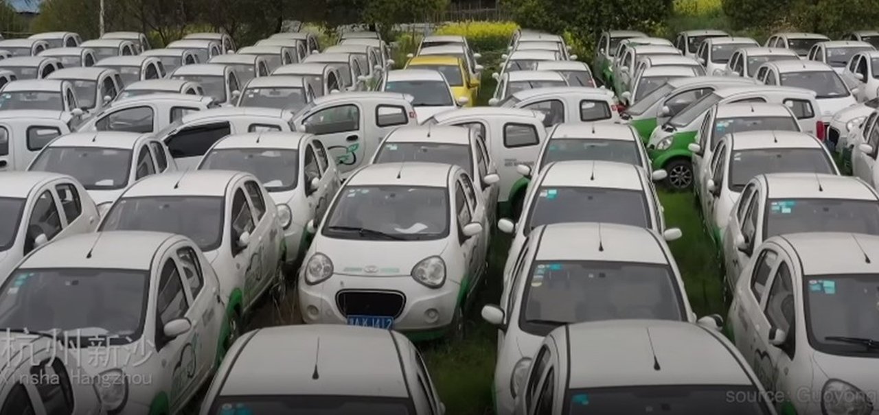 O que está por trás do 'cemitério de carros elétricos' na China?