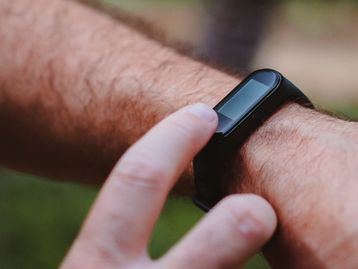 Huawei Band 7 ou Mi Band 7: veja as diferenças entre as smartbands