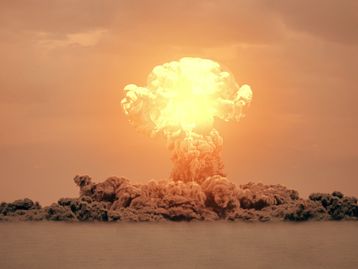 Como funciona a bomba atômica?
