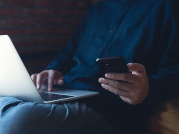 Mito ou verdade: usar notebook no colo pode deixar um homem estéril?