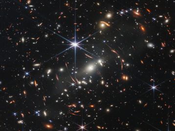 James Webb captura grupo de galáxias e confirma teoria de Einstein