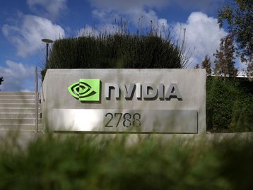 Nvidia surpreende com US$ 13,5 bilhões de receita por conta de IA