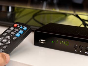Anatel inaugura Laboratório Antipirataria que vai bloquear TV boxes ilegais