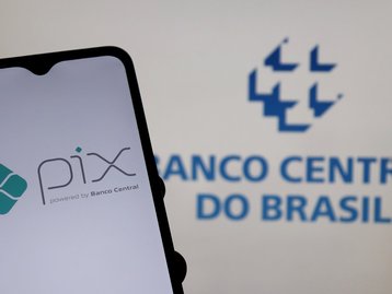 Pix poderá ser usado em pedágios, estacionamentos e transporte público, prevê BC