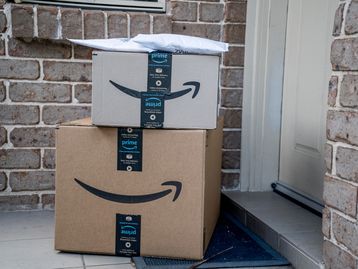 Amazon lança IA que ajuda vendedores a escreverem descrições de produtos