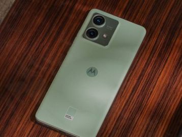 Motorola Edge 40 Neo estreia com chip intermediário, IP68 e câmera de 50 MP
