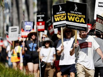 Estúdios e roteiristas de Hollywood entram em acordo que pode acabar com greve