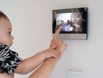 Câmeras, fechaduras e sensores inteligentes em oferta para proteger sua casa