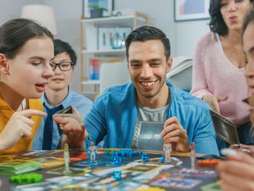 5 jogos de tabuleiro para se divertir em família e com os amigos