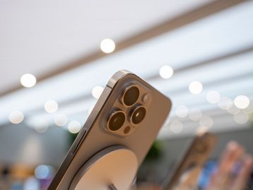 iPhone 15 Pro Max: Apple corrige problema de superaquecimento e melhora desempenho