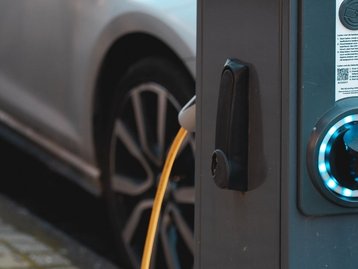 Veículos elétricos mais acessíveis aceleram a revolução elétrica no Brasil