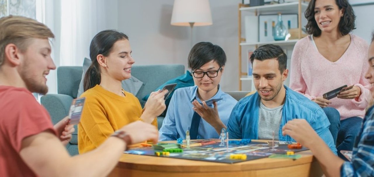 Uno, Dobble, Monopoly e mais jogos com até 60% de desconto