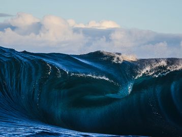 Ondas do mar estão ficando mais fortes à medida que o aquecimento global aumenta, diz estudo