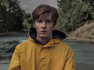 5 filmes e séries com Louis Hofmann, de Toda Luz que Não Podemos Ver