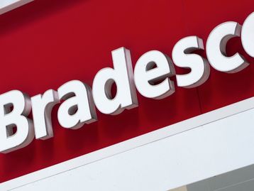 Usuários relatam erro que faz dinheiro sumir das contas do Bradesco; entenda