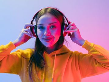 Ofertas Natal de A a Z: Fones Bluetooth, Caixas de som e mais produtos JBL com até 55% de desconto