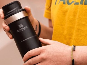 Copo Stanley para presentear: 6 opções com até 36% de desconto na Amazon