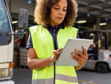 Como a inteligência artificial pode otimizar as operações logísticas