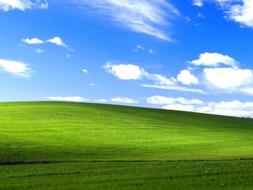 Suéter feio da Microsoft faz homenagem ao Windows XP e seu papel de parede clássico