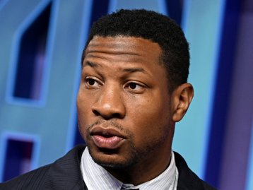 Ator Jonathan Majors é declarado culpado por agressão contra ex-namorada